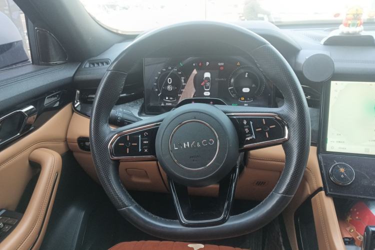 Used Lynk & Co 09 2021 2.0T Halo Seven-Seater
