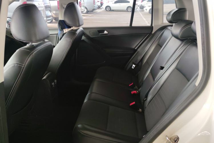 Used Volkswagen Tiguan 2017 300TSI Automatic Two-Wheel Drive Silk Road Luxury Edition Left Rear Seat