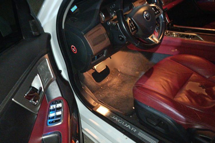 Used Jaguar XF 2014 XF 2.0T Luxury Edition Driver Seat