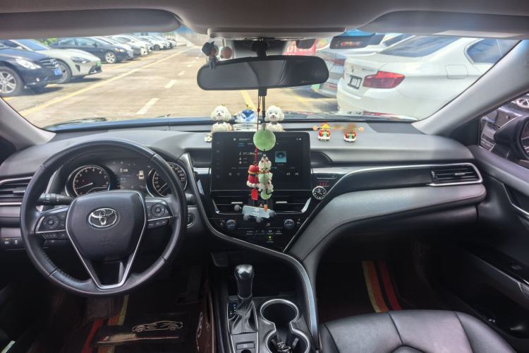 Used Toyota Camry 2021 2.0G Luxury Edition Interior 1