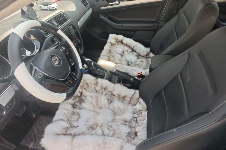 Used Volkswagen Sagitar 2017 230TSI Automatic Comfort Version Left Front Seat