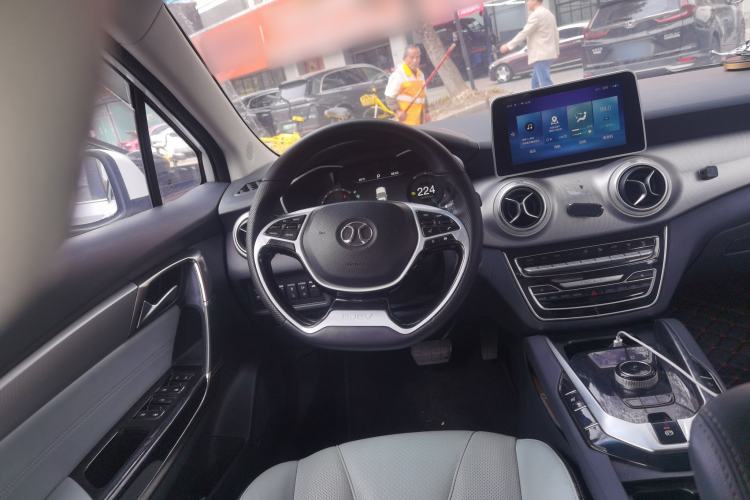 Used BAIC Beijing EU5 2018 R550 Smart Trend Edition
