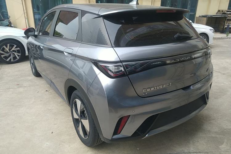 Used BYD Dolphin 2023 420 km Fashion Edition
