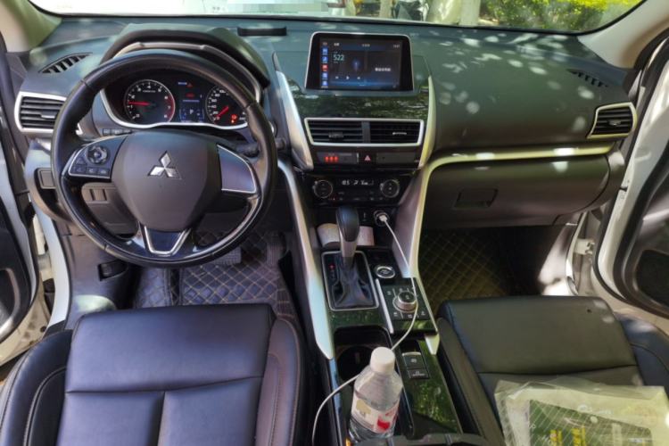 Used Mitsubishi Eclipse Cross 2021 1.5T CVT Four-Wheel Drive Passion Edition Center Console