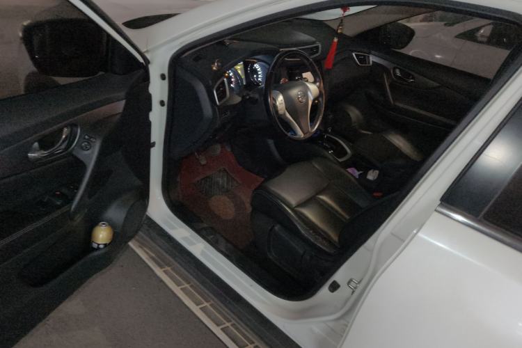 Used Nissan X-Trail 2015 2.0L CVT Comfort MAX Edition 2WD
