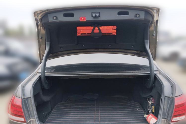 Used Mercedes-Benz E-Class 2014 Restyled E 260 L Sport Edition Trunk