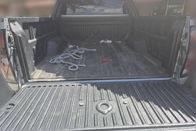 Used Great Wall Poer 2023 2.0T Commercial Version Automatic Diesel Two-Wheel Drive Elite Trim with Long Bed – GW4D20M Trunk