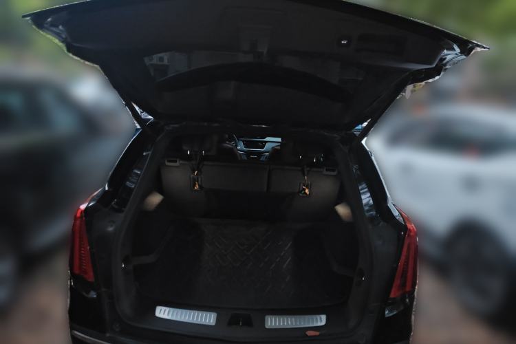 Used Cadillac XT5 2020 Revised Version 28T Luxury Edition Trunk