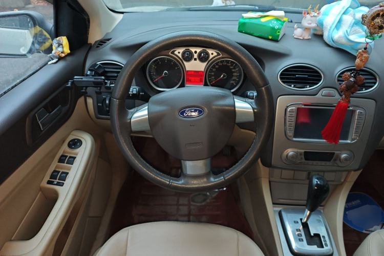 Used Ford Focus 2013 Hatchback Classic 1.8L Automatic Fashion Edition
