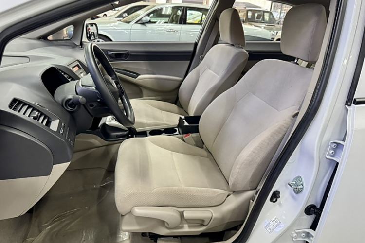 Used CIIMO CIIMO 2015 1.8L Automatic Comfort Edition