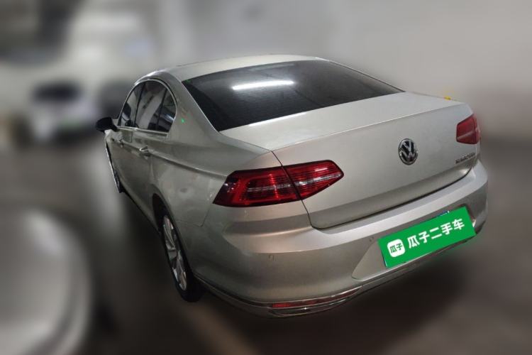 Used Volkswagen Magotan 2018 330TSI DSG Luxury Model Rear Left 45 Deg