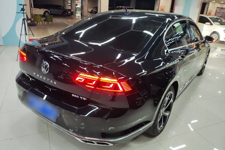 Used Volkswagen Magotan 2023 2 Million Units Limited Edition 330TSI DSG Leading Version
