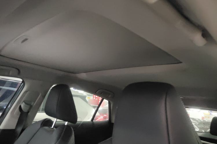 Used Toyota Venza 2023 2.5L Smart Electric Hybrid Dual-Drive Prestige Version