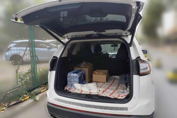 Used Ford Edge 2016 EcoBoost 245 Two-Wheel-Drive Titanium 7-Seater Trunk