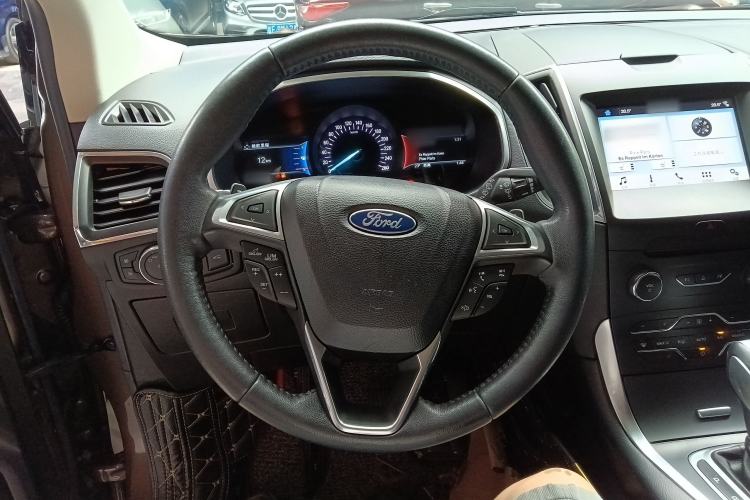 Used Ford Edge 2016 EcoBoost 245 Two-Wheel-Drive Titanium 7-Seater
