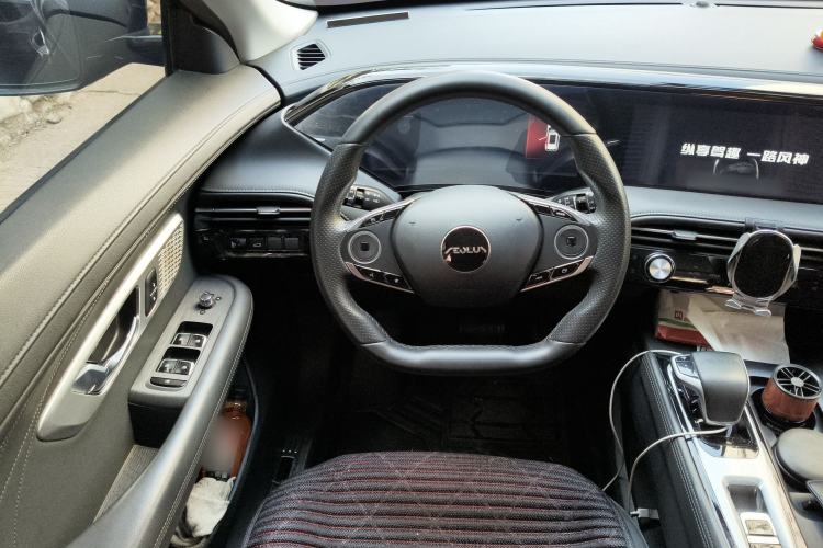 Used Dongfeng Aeolus Huge 2022 Mach Dual-Motor 1.5T MHD Dare-to-Dream Edition Steering Wheel