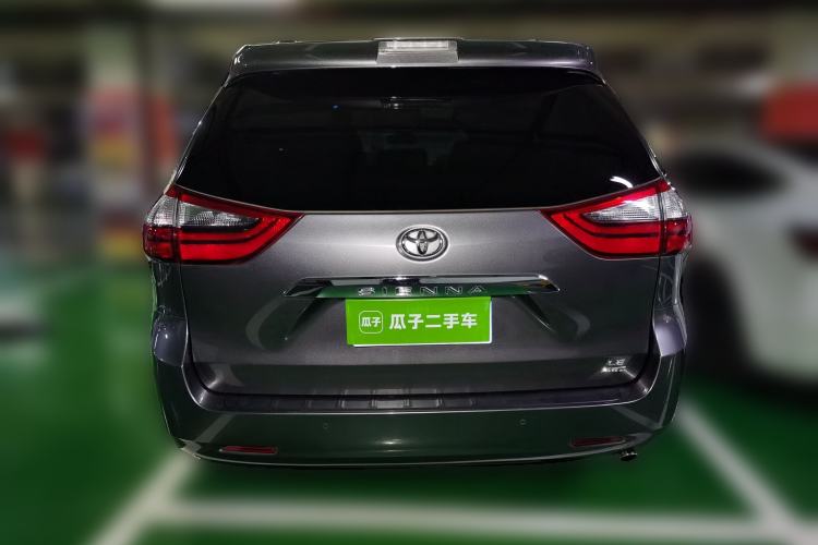 Used Toyota SIENNA 2019 3.5L Four-Wheel Drive LE Version 7 Seats – Canadian Edition
