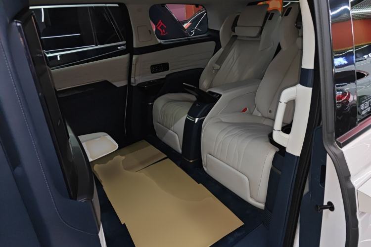 Used Buick Century 2023 2.0T Four-Seat Private Edition Left Rear Seat