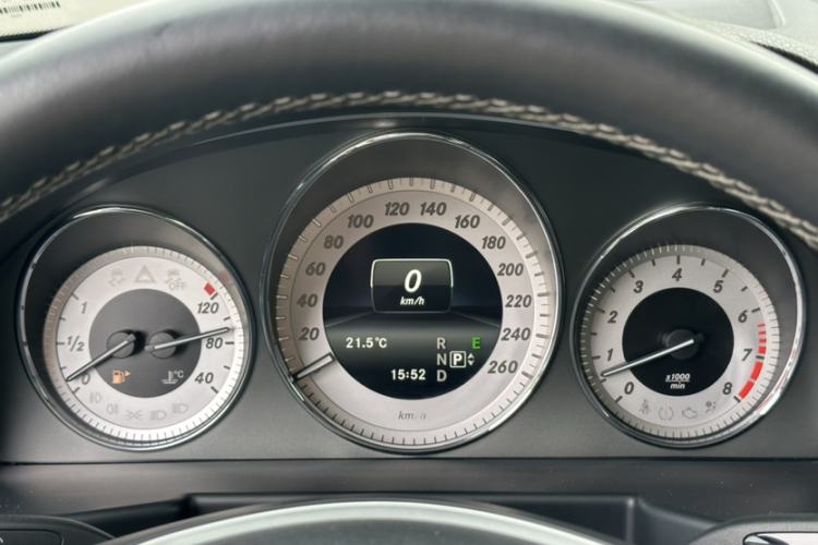 Used Mercedes-Benz GLK-Class 2013 Facelift GLK 300 4MATIC Fashion Edition Interior 10