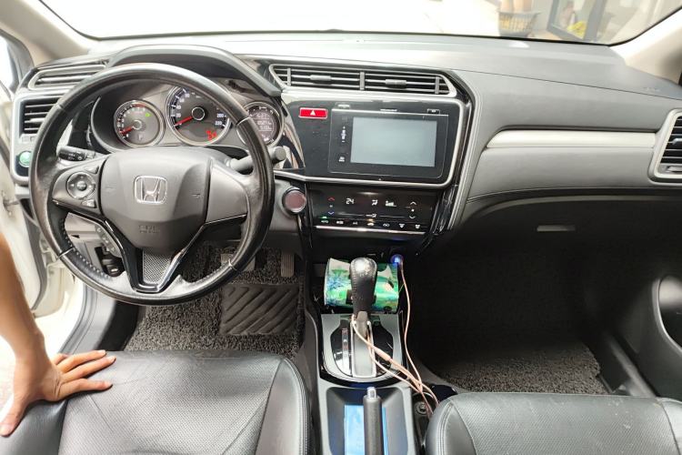 Used Honda Greiz 2016 1.5L CVT Luxury Edition Center Console
