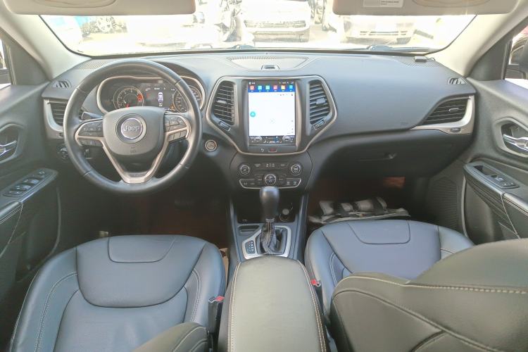 Used Jeep Cherokee 2017 2.0L Superior Edition