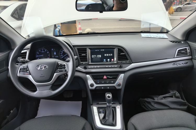 Used Hyundai Elantra (6th Generation / Lingdong) 2016 1.6L Automatic ZhiXuan – Elite Version Center Console
