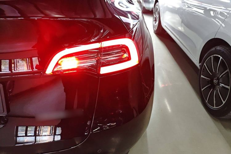 Used Tesla Model Y 2023 Long-Range All-Wheel-Drive Version