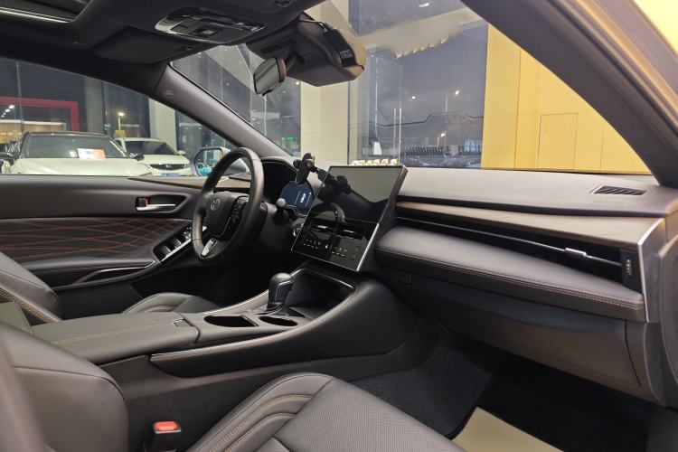 Used Toyota Avalon 2024 Dual-Motor 2.0L Luxury Edition