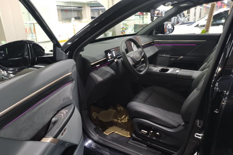 Used Dongfeng eπ eπ008 2025 210 Ultra Range-Extended Version 5 Seats
