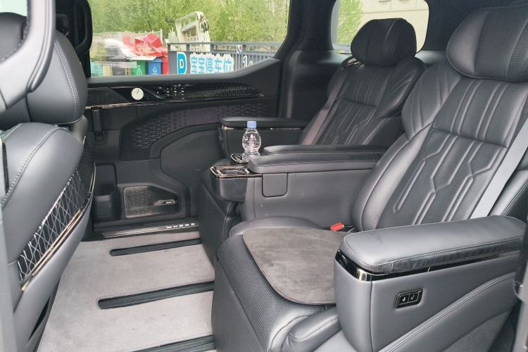 Used Zeekr 009 2022 WE Edition Left Rear Seat