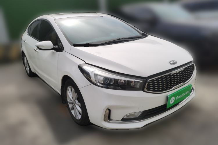 Used Kia K3 2016 1.6L Automatic GLS Front Right 45 Deg