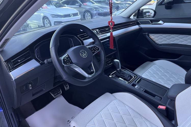 Used Volkswagen Magotan 2024 2 Million Units Zhongxiang Version 330TSI DSG Luxury Edition