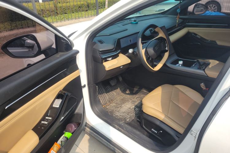 Used Geely Galaxy L6 2023 125km MAX
