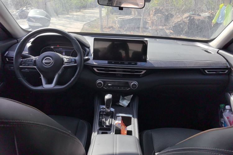 Used Nissan Teana 2022 2.0L XL-Upr Enjoyment Edition Center Console