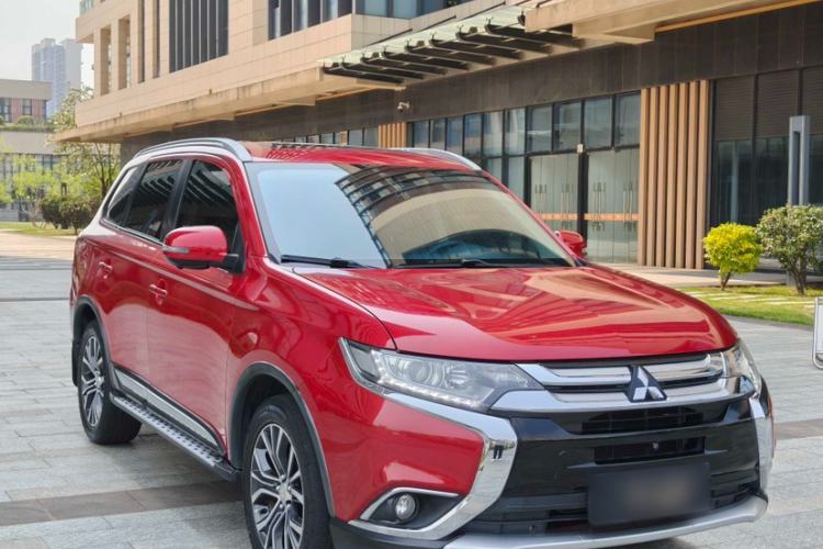Used Mitsubishi Outlander 2018 2.0L Two-Wheel Drive Glory Edition 5 Seats Exterior 9