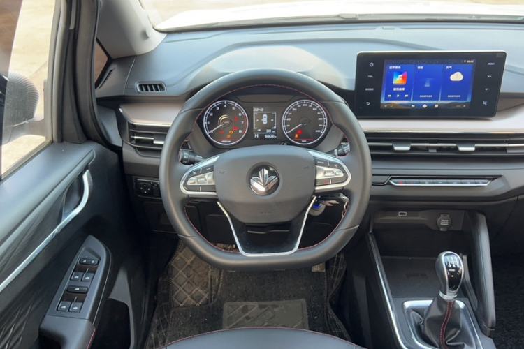 Used Livan X3 PRO 2022 1.5L Manual Little Cutie
