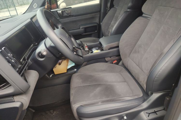 Used Formula Leopard 5 2023 Cloud Ride Flagship Edition
