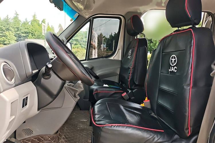 Used JAC Sunray 2022 2.0T Fuel-Efficient King PLUS Express Version Mid-axle 5-6 Seats HFC4DB3-2E4
