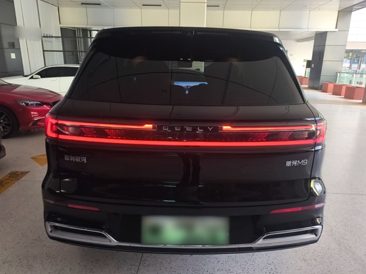 Geely Galaxy M9 2025 Model 210km Four-Wheel-Drive Leading Edition — снимка 5