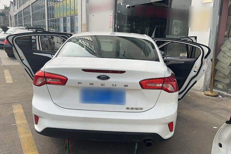 Used Ford Focus 2019 Sedan 1.5L Automatic FENGYUE Model China V Standard