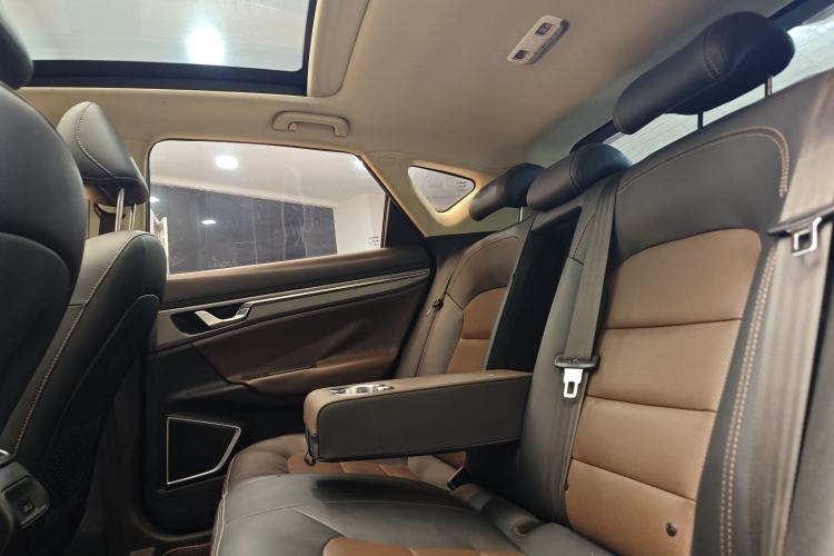 Used Geely Auto Emgrand GS 2017 Sport Edition 1.3T Automatic Smart Connectivity Model Interior 10