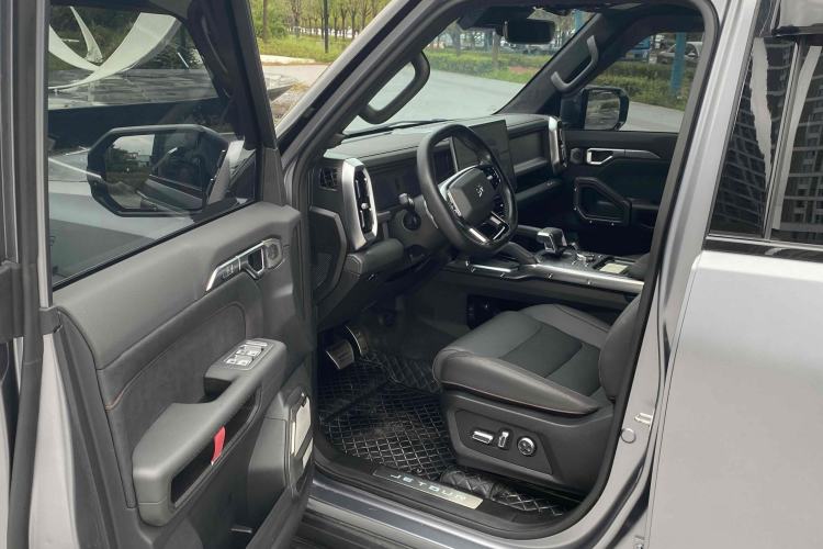 Used JETOUR Traveler 2023 2.0T All-Wheel Drive CrossPRO+