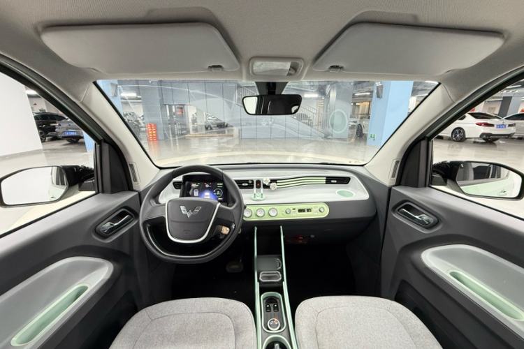 Used Wuling Hongguang MINIEV 2022 Macaron Fashion Model Lithium Iron Phosphate Interior 1