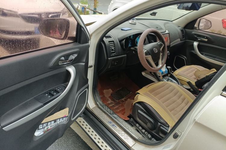 Used CHANGAN CS35 2015 1.6L Automatic Luxury Model China V Standard
