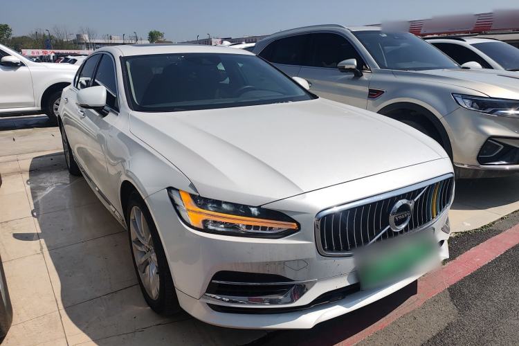 Used Volvo S90 New Energy 2020 T8 e-Drive Hybrid – Zhiyi Luxury Edition Exterior 1