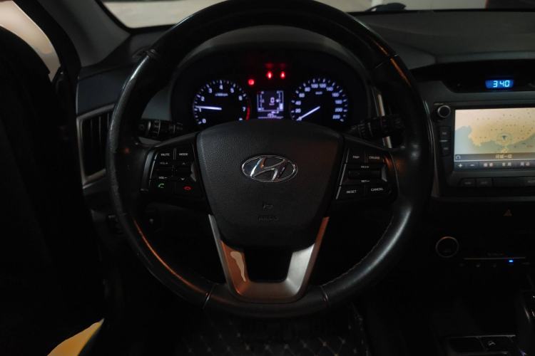 Used Hyundai ix25 2015 1.6L Automatic Two-Wheel-Drive Deluxe DLX Model