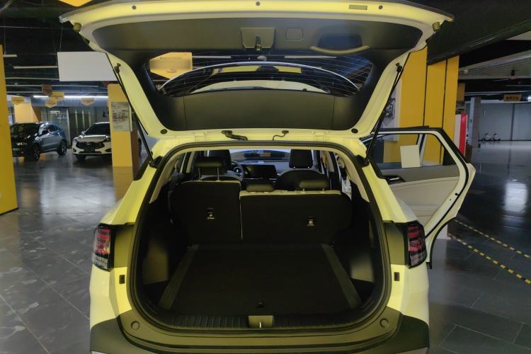 Used Kia Sportage (Chinese Domestic Model) 2025 1.5T Two-Wheel Drive Prestige Smart Enjoyment Version