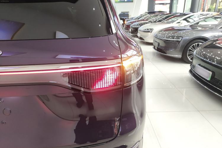 Used Hima AITO M8 2025 Model Pure Electric Max+ Six-Seat Four-Wheel-Drive Version