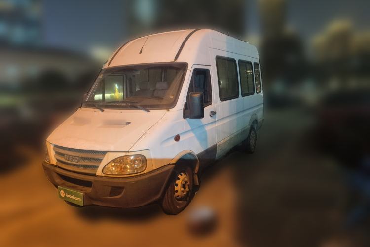 Used Iveco Power Daily 2013 2.5T-V39 Box Truck High Roof