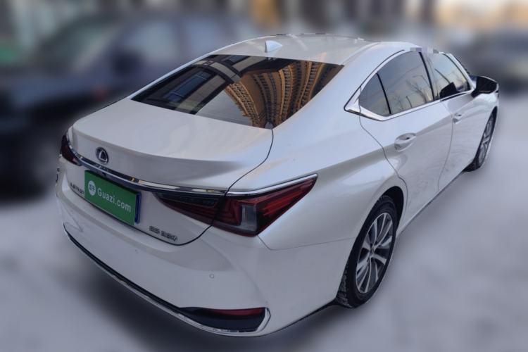 Used Lexus ES 2021 200 Excellence Edition
